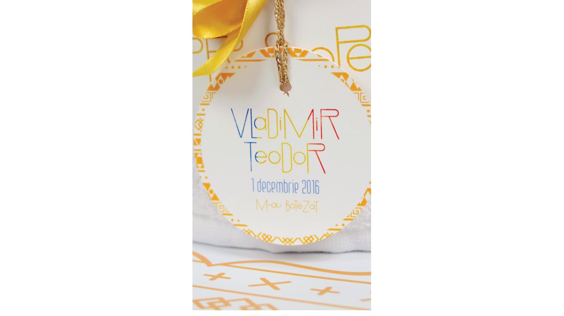 Trusou de botez brodat ideal pentru 1 Decembrie Romania,  Traditie romaneasca 1